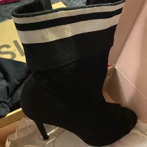 Peep toe suede like sock booties ( peep toe )